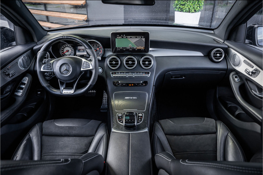 Mercedes-Benz GLC AMG GLC63 4MATIC+ - Panorama | Burmester | Luchtvering | ACC Mercedes-Benz GLC AMG GLC63 4MATIC+ - Panorama | Burmester | Luchtvering | ACC