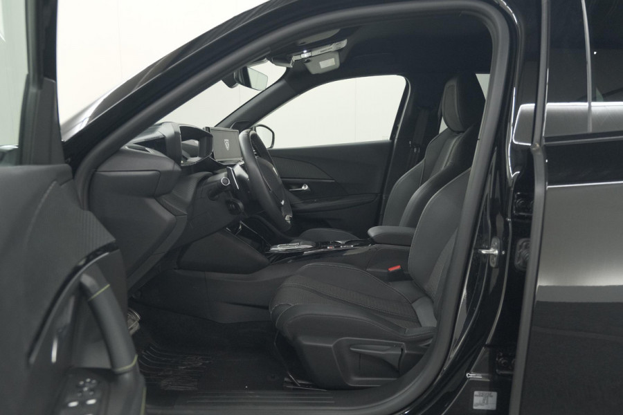 Peugeot 2008 PureTech 130 EAT8 GT | Camera | Apple Carplay | Parkeersensoren | 3D Display | Draadloos Telefoon Oplader