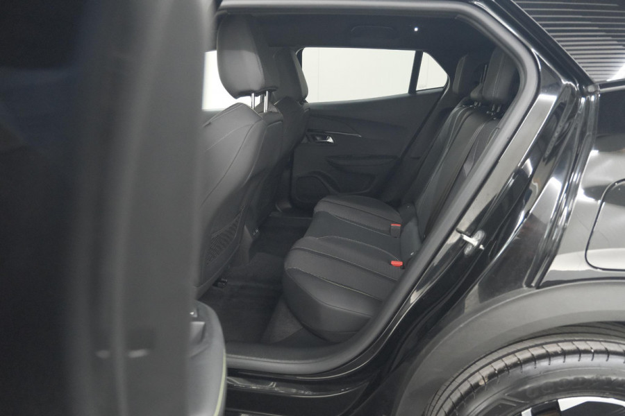 Peugeot 2008 PureTech 130 EAT8 GT | Camera | Apple Carplay | Parkeersensoren | 3D Display | Draadloos Telefoon Oplader