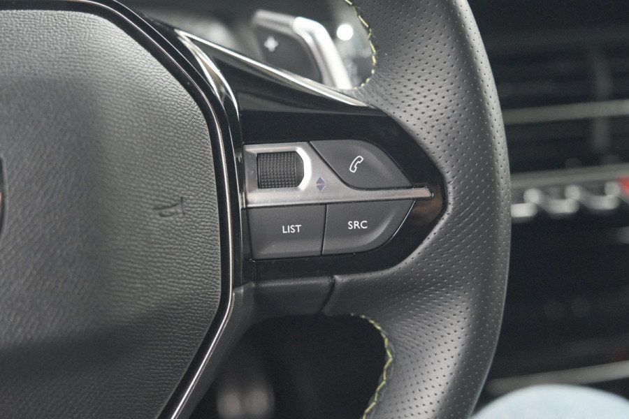 Peugeot 2008 PureTech 130 EAT8 GT | Camera | Apple Carplay | Parkeersensoren | 3D Display | Draadloos Telefoon Oplader