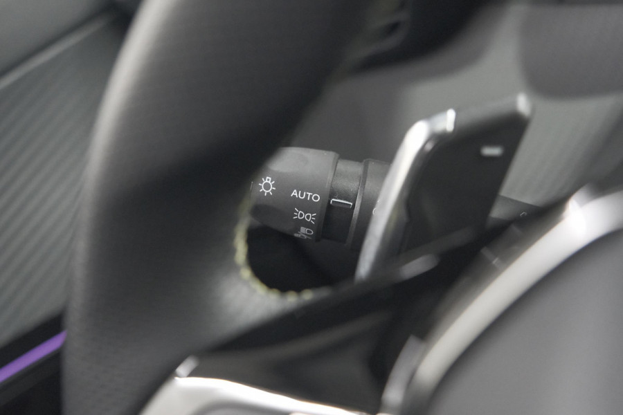 Peugeot 2008 PureTech 130 EAT8 GT | Camera | Apple Carplay | Parkeersensoren | 3D Display | Draadloos Telefoon Oplader