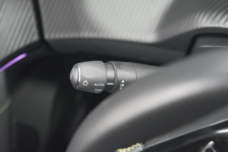 Peugeot 2008 PureTech 130 EAT8 GT | Camera | Apple Carplay | Parkeersensoren | 3D Display | Draadloos Telefoon Oplader