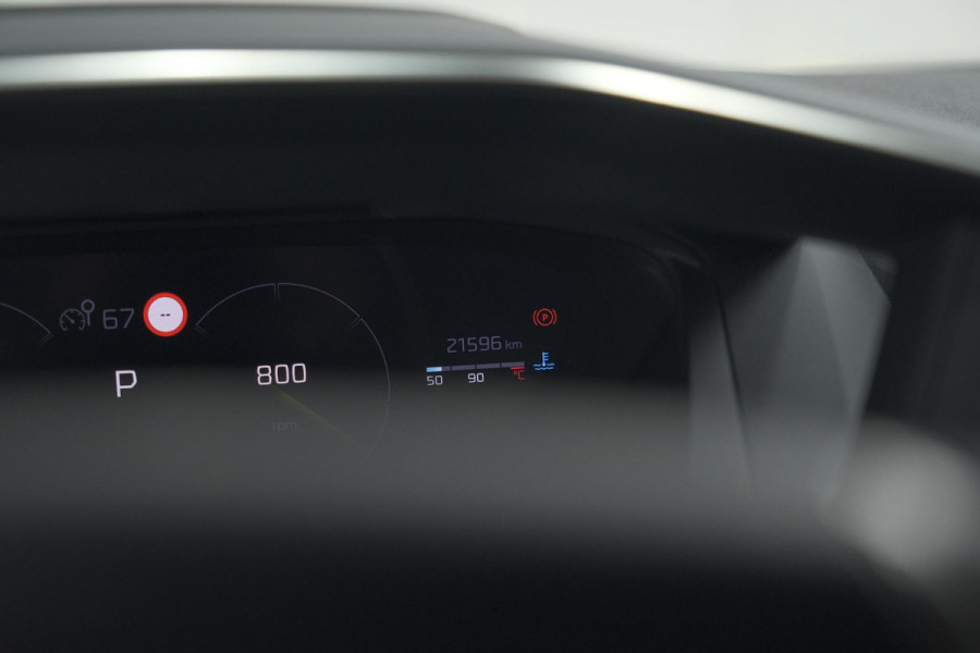 Peugeot 2008 PureTech 130 EAT8 GT | Camera | Apple Carplay | Parkeersensoren | 3D Display | Draadloos Telefoon Oplader