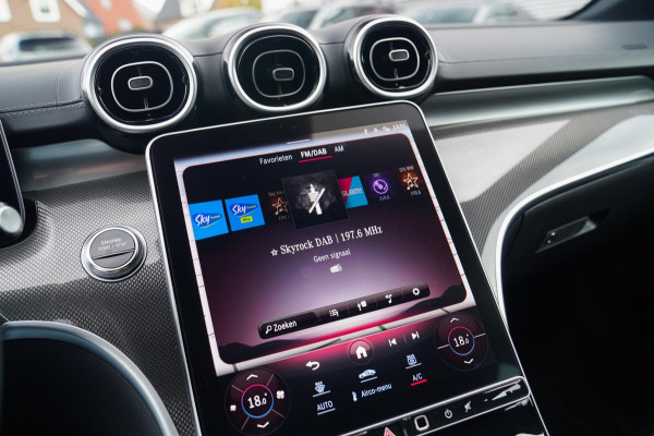 Mercedes-Benz C-Klasse 300 e star Edition AMG Line Plus | Panorama | Carbon | Camera | LED koplampen | Memory | sfeerverlichting