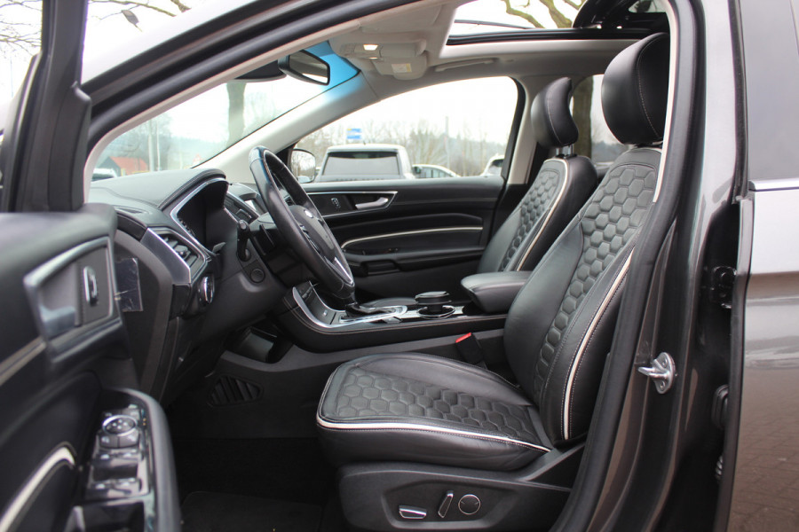 Ford Edge 2.0 TDCI Vignale / Trekhaak / Panoramadak / Camera / Leder / 20'' / Keyless / Apple CarPlay / DAB / Stoelverwarming / Stuurverwarming / Cruise Control Ford Edge 2.0 TDCI Vignale / Trekhaak / Panoramadak / Camera / Leder / 20'' / Keyless / Apple CarPlay / DAB / Stoelverwarming / Stuurverwarming / Cruise Control