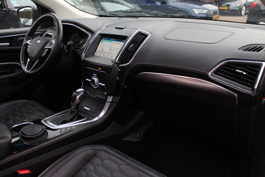 Ford Edge 2.0 TDCI Vignale / Trekhaak / Panoramadak / Camera / Leder / 20'' / Keyless / Apple CarPlay / DAB / Stoelverwarming / Stuurverwarming / Cruise Control Ford Edge 2.0 TDCI Vignale / Trekhaak / Panoramadak / Camera / Leder / 20'' / Keyless / Apple CarPlay / DAB / Stoelverwarming / Stuurverwarming / Cruise Control