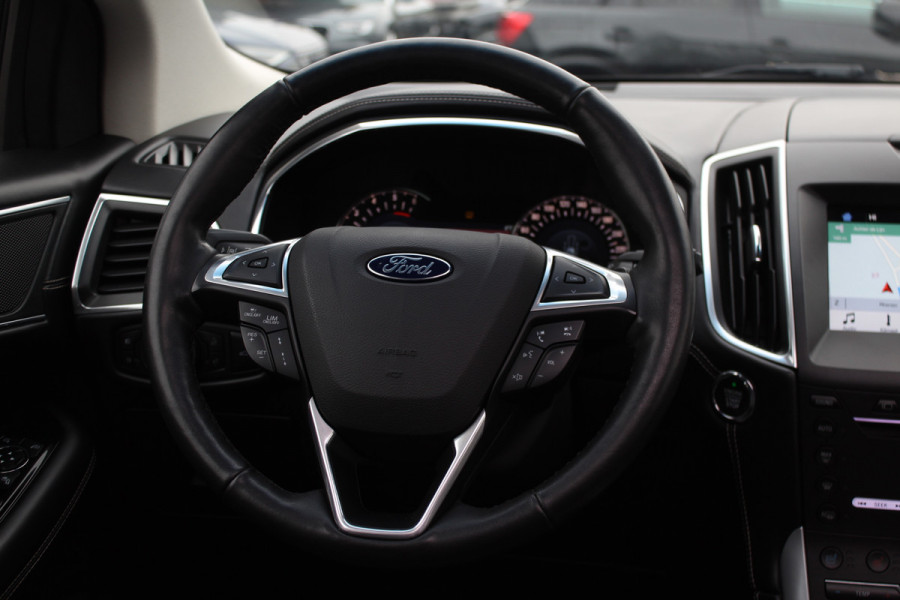 Ford Edge 2.0 TDCI Vignale / Trekhaak / Panoramadak / Camera / Leder / 20'' / Keyless / Apple CarPlay / DAB / Stoelverwarming / Stuurverwarming / Cruise Control Ford Edge 2.0 TDCI Vignale / Trekhaak / Panoramadak / Camera / Leder / 20'' / Keyless / Apple CarPlay / DAB / Stoelverwarming / Stuurverwarming / Cruise Control