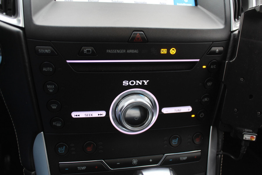 Ford Edge 2.0 TDCI Vignale / Trekhaak / Panoramadak / Camera / Leder / 20'' / Keyless / Apple CarPlay / DAB / Stoelverwarming / Stuurverwarming / Cruise Control Ford Edge 2.0 TDCI Vignale / Trekhaak / Panoramadak / Camera / Leder / 20'' / Keyless / Apple CarPlay / DAB / Stoelverwarming / Stuurverwarming / Cruise Control