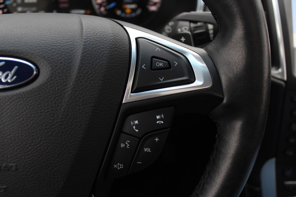 Ford Edge 2.0 TDCI Vignale / Trekhaak / Panoramadak / Camera / Leder / 20'' / Keyless / Apple CarPlay / DAB / Stoelverwarming / Stuurverwarming / Cruise Control Ford Edge 2.0 TDCI Vignale / Trekhaak / Panoramadak / Camera / Leder / 20'' / Keyless / Apple CarPlay / DAB / Stoelverwarming / Stuurverwarming / Cruise Control