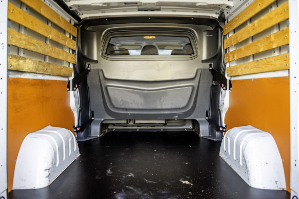 Renault Trafic **2.0 dCi L2H1 | 120 PK | Euro 6 | 5-Persoons | Cruise | Airco | DC** Renault Trafic **2.0 dCi L2H1 | 120 PK | Euro 6 | 5-Persoons | Cruise | Airco | DC**