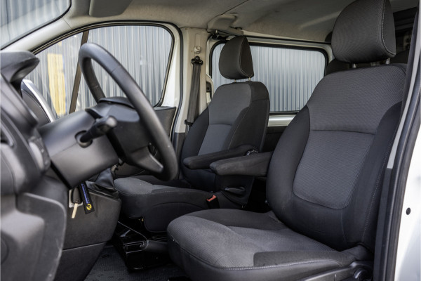 Renault Trafic **2.0 dCi L2H1 | 120 PK | Euro 6 | 5-Persoons | Cruise | Airco | DC** Renault Trafic **2.0 dCi L2H1 | 120 PK | Euro 6 | 5-Persoons | Cruise | Airco | DC**