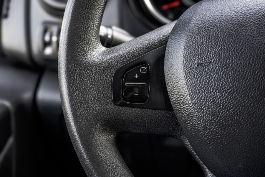 Renault Trafic **2.0 dCi L2H1 | 120 PK | Euro 6 | 5-Persoons | Cruise | Airco | DC** Renault Trafic **2.0 dCi L2H1 | 120 PK | Euro 6 | 5-Persoons | Cruise | Airco | DC**