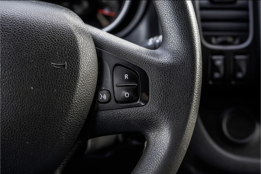 Renault Trafic **2.0 dCi L2H1 | 120 PK | Euro 6 | 5-Persoons | Cruise | Airco | DC** Renault Trafic **2.0 dCi L2H1 | 120 PK | Euro 6 | 5-Persoons | Cruise | Airco | DC**