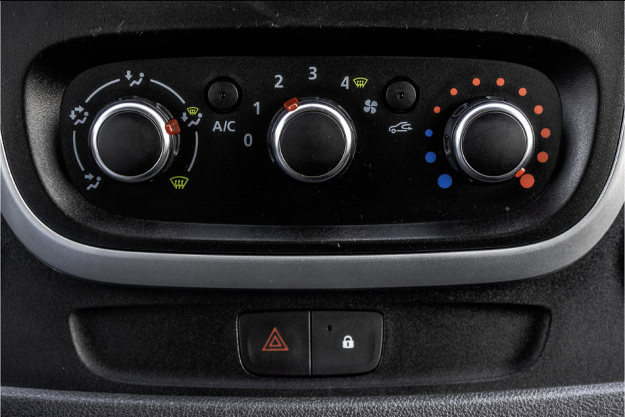 Renault Trafic **2.0 dCi L2H1 | 120 PK | Euro 6 | 5-Persoons | Cruise | Airco | DC** Renault Trafic **2.0 dCi L2H1 | 120 PK | Euro 6 | 5-Persoons | Cruise | Airco | DC**