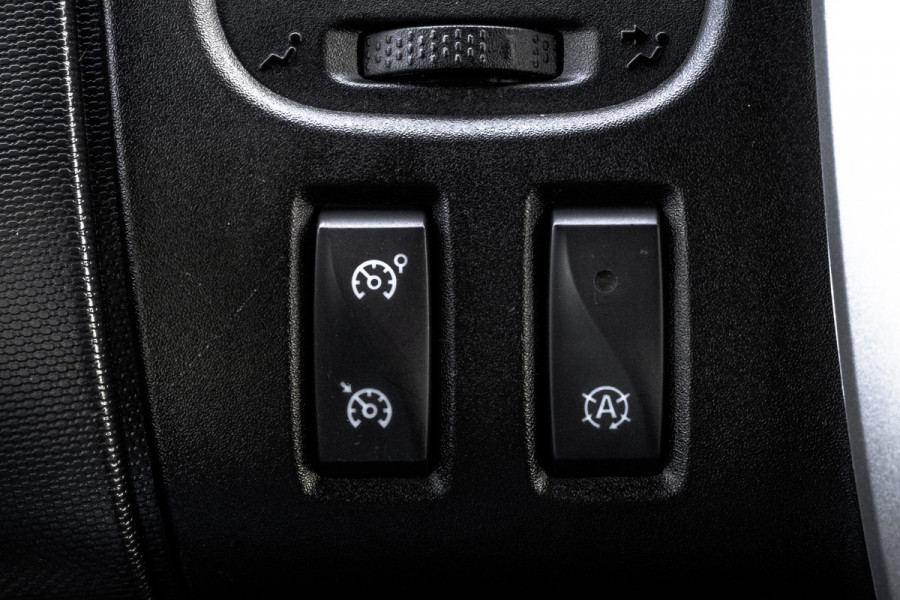 Renault Trafic **2.0 dCi L2H1 | 120 PK | Euro 6 | 5-Persoons | Cruise | Airco | DC** Renault Trafic **2.0 dCi L2H1 | 120 PK | Euro 6 | 5-Persoons | Cruise | Airco | DC**