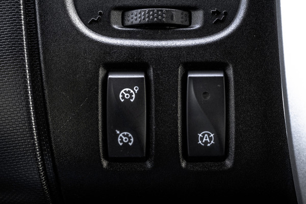 Renault Trafic **2.0 dCi L2H1 | 120 PK | Euro 6 | 5-Persoons | Cruise | Airco | DC** Renault Trafic **2.0 dCi L2H1 | 120 PK | Euro 6 | 5-Persoons | Cruise | Airco | DC**