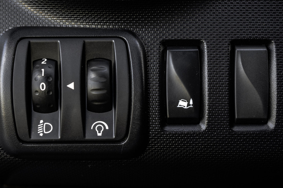 Renault Trafic **2.0 dCi L2H1 | 120 PK | Euro 6 | 5-Persoons | Cruise | Airco | DC** Renault Trafic **2.0 dCi L2H1 | 120 PK | Euro 6 | 5-Persoons | Cruise | Airco | DC**