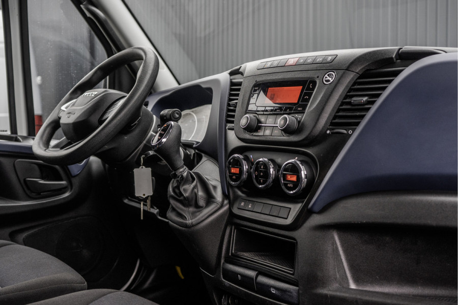 Iveco Daily **35S14V 2.3 L2H2 | Automaat | Euro 6 | Cruise | Climate | 3500 KG Trekgewicht | Trekhaak** Iveco Daily **35S14V 2.3 L2H2 | Automaat | Euro 6 | Cruise | Climate | 3500 KG Trekgewicht | Trekhaak**