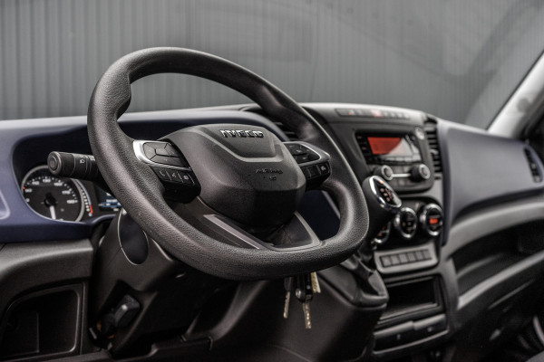 Iveco Daily **35S14V 2.3 L2H2 | Automaat | Euro 6 | Cruise | Climate | 3500 KG Trekgewicht | Trekhaak** Iveco Daily **35S14V 2.3 L2H2 | Automaat | Euro 6 | Cruise | Climate | 3500 KG Trekgewicht | Trekhaak**