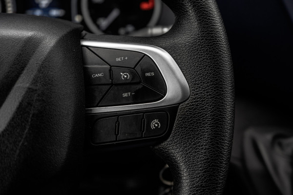 Iveco Daily **35S14V 2.3 L2H2 | Automaat | Euro 6 | Cruise | Climate | 3500 KG Trekgewicht | Trekhaak** Iveco Daily **35S14V 2.3 L2H2 | Automaat | Euro 6 | Cruise | Climate | 3500 KG Trekgewicht | Trekhaak**