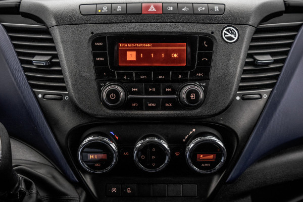 Iveco Daily **35S14V 2.3 L2H2 | Automaat | Euro 6 | Cruise | Climate | 3500 KG Trekgewicht | Trekhaak** Iveco Daily **35S14V 2.3 L2H2 | Automaat | Euro 6 | Cruise | Climate | 3500 KG Trekgewicht | Trekhaak**