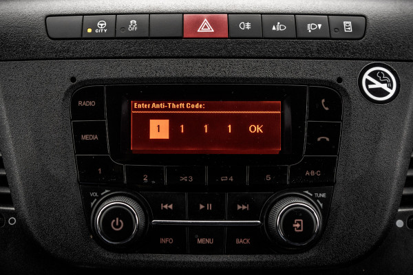 Iveco Daily **35S14V 2.3 L2H2 | Automaat | Euro 6 | Cruise | Climate | 3500 KG Trekgewicht | Trekhaak** Iveco Daily **35S14V 2.3 L2H2 | Automaat | Euro 6 | Cruise | Climate | 3500 KG Trekgewicht | Trekhaak**