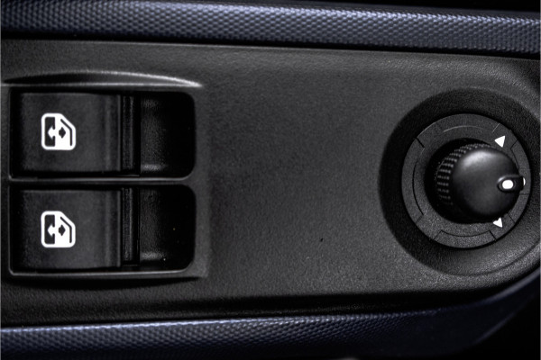 Iveco Daily **35S14V 2.3 L2H2 | Automaat | Euro 6 | Cruise | Climate | 3500 KG Trekgewicht | Trekhaak** Iveco Daily **35S14V 2.3 L2H2 | Automaat | Euro 6 | Cruise | Climate | 3500 KG Trekgewicht | Trekhaak**