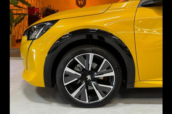 Peugeot 208 1.2 PureTech GT-Line Sport 131PK Garantie Carplay Sfeer LED Camera Cruise Clima Navi Rijklaar Peugeot 208 1.2 PureTech GT-Line Sport 131PK Garantie Carplay Sfeer LED Camera Cruise Clima Navi Rijklaar