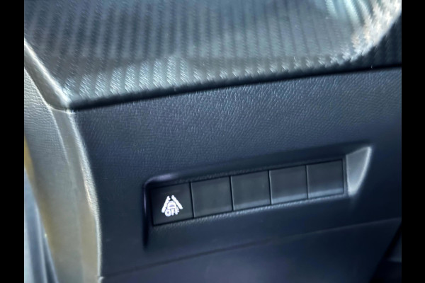 Peugeot 208 1.2 PureTech GT-Line Sport 131PK Garantie Carplay Sfeer LED Camera Cruise Clima Navi Rijklaar Peugeot 208 1.2 PureTech GT-Line Sport 131PK Garantie Carplay Sfeer LED Camera Cruise Clima Navi Rijklaar