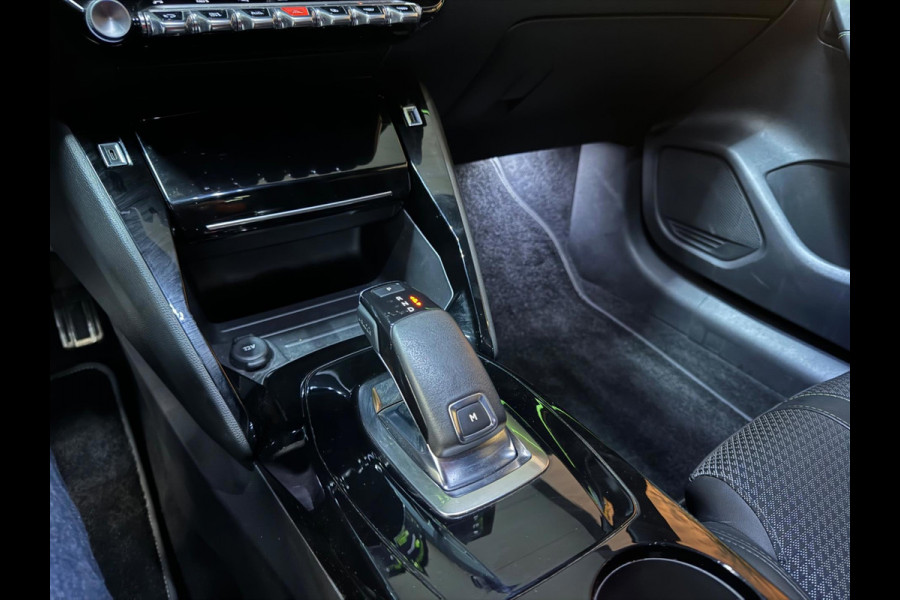 Peugeot 208 1.2 PureTech GT-Line Sport 131PK Garantie Carplay Sfeer LED Camera Cruise Clima Navi Rijklaar Peugeot 208 1.2 PureTech GT-Line Sport 131PK Garantie Carplay Sfeer LED Camera Cruise Clima Navi Rijklaar