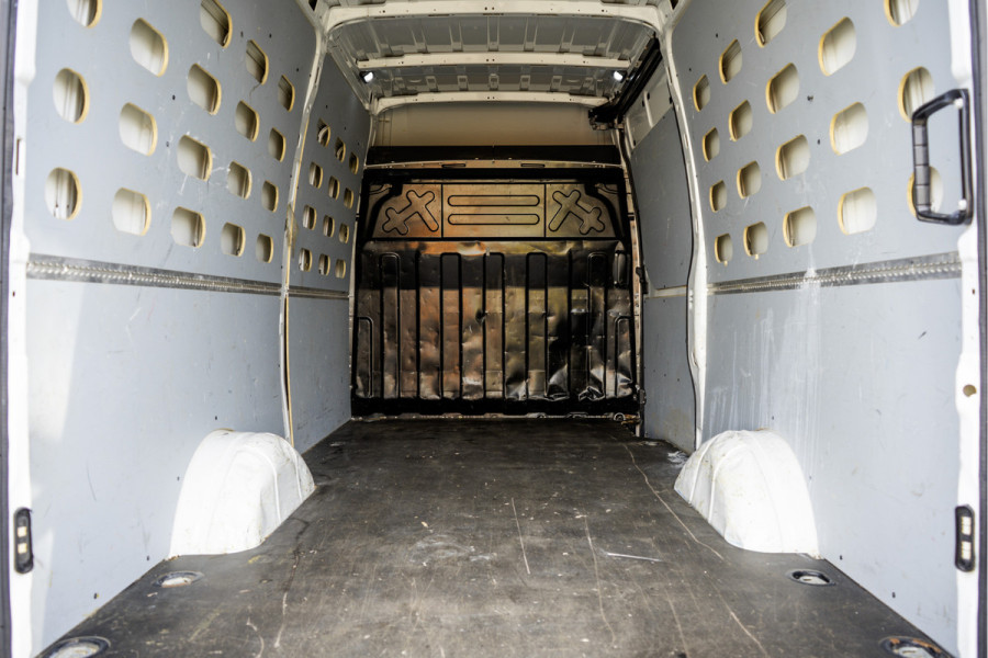 Iveco Daily **35S14V 2.3 L2H2 | Automaat | Euro 6 | Cruise | Climate | 3500 KG Trekgewicht | Trekhaak** Iveco Daily **35S14V 2.3 L2H2 | Automaat | Euro 6 | Cruise | Climate | 3500 KG Trekgewicht | Trekhaak**