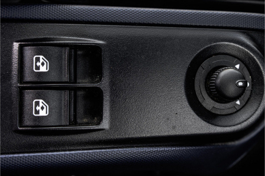 Iveco Daily **35S14V 2.3 L2H2 | Automaat | Euro 6 | Cruise | Climate | 3500 KG Trekgewicht | Trekhaak** Iveco Daily **35S14V 2.3 L2H2 | Automaat | Euro 6 | Cruise | Climate | 3500 KG Trekgewicht | Trekhaak**