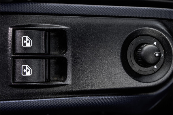 Iveco Daily **35S14V 2.3 L2H2 | Automaat | Euro 6 | Cruise | Climate | 3500 KG Trekgewicht | Trekhaak** Iveco Daily **35S14V 2.3 L2H2 | Automaat | Euro 6 | Cruise | Climate | 3500 KG Trekgewicht | Trekhaak**