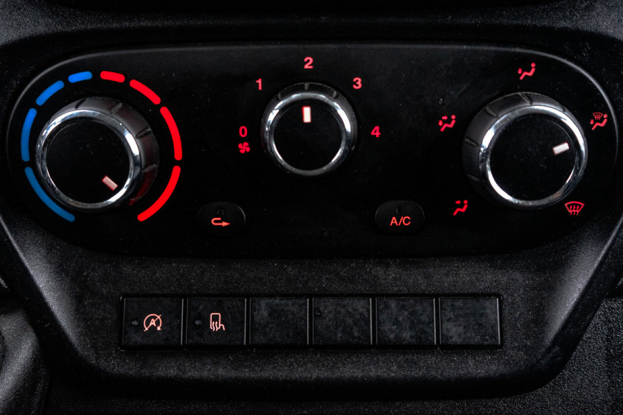 Iveco Daily **35S14V 2.3 L2H2 | 136 PK | Cruise | Airco | 3500 KG Trekgewicht** Iveco Daily **35S14V 2.3 L2H2 | 136 PK | Cruise | Airco | 3500 KG Trekgewicht**