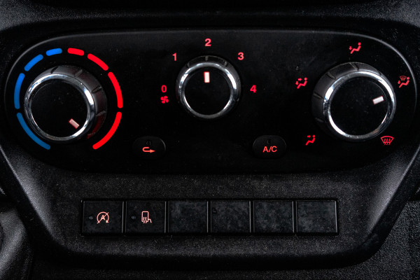 Iveco Daily **35S14V 2.3 L2H2 | 136 PK | Cruise | Airco | 3500 KG Trekgewicht** Iveco Daily **35S14V 2.3 L2H2 | 136 PK | Cruise | Airco | 3500 KG Trekgewicht**