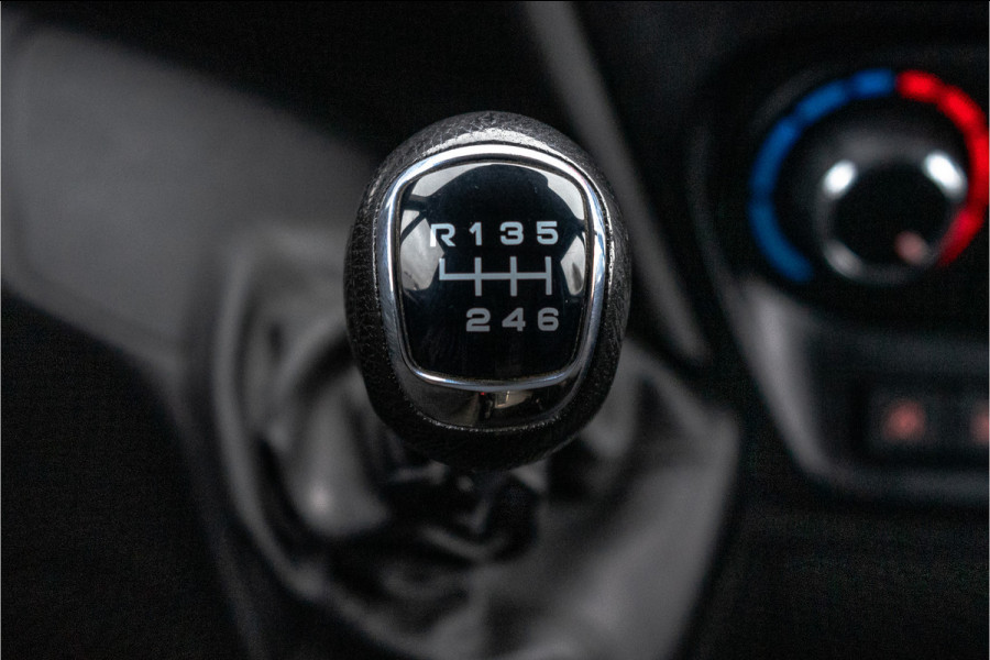 Iveco Daily **35S14V 2.3 L2H2 | 136 PK | Cruise | Airco | 3500 KG Trekgewicht** Iveco Daily **35S14V 2.3 L2H2 | 136 PK | Cruise | Airco | 3500 KG Trekgewicht**