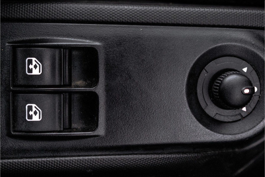 Iveco Daily **35S14V 2.3 L2H2 | 136 PK | Cruise | Airco | 3500 KG Trekgewicht** Iveco Daily **35S14V 2.3 L2H2 | 136 PK | Cruise | Airco | 3500 KG Trekgewicht**