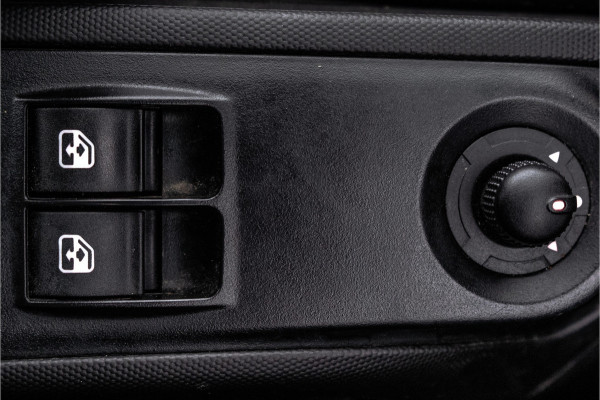 Iveco Daily **35S14V 2.3 L2H2 | 136 PK | Cruise | Airco | 3500 KG Trekgewicht** Iveco Daily **35S14V 2.3 L2H2 | 136 PK | Cruise | Airco | 3500 KG Trekgewicht**