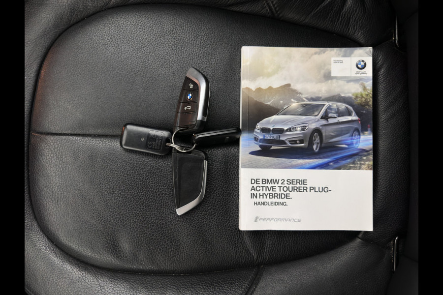 BMW 2 Serie Active Tourer 225xe iPerformance Executive Aut. *LUXURY-LEATHER | FULL-LED | NAVI-FULLMAP | PRIVACY-GLASS | ECC | PDC | CRUISE | 17''ALU*