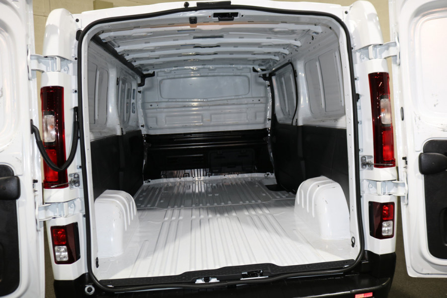 Nissan Primastar 2.0 dCi 130pk L2 H1 Airco Navigatie Camera Trekhaak