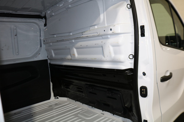 Nissan Primastar 2.0 dCi 130pk L2 H1 Airco Navigatie Camera Trekhaak