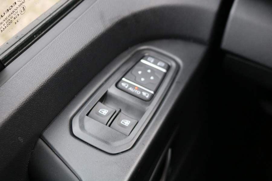 Nissan Primastar 2.0 dCi 130pk L2 H1 Airco Navigatie Camera Trekhaak