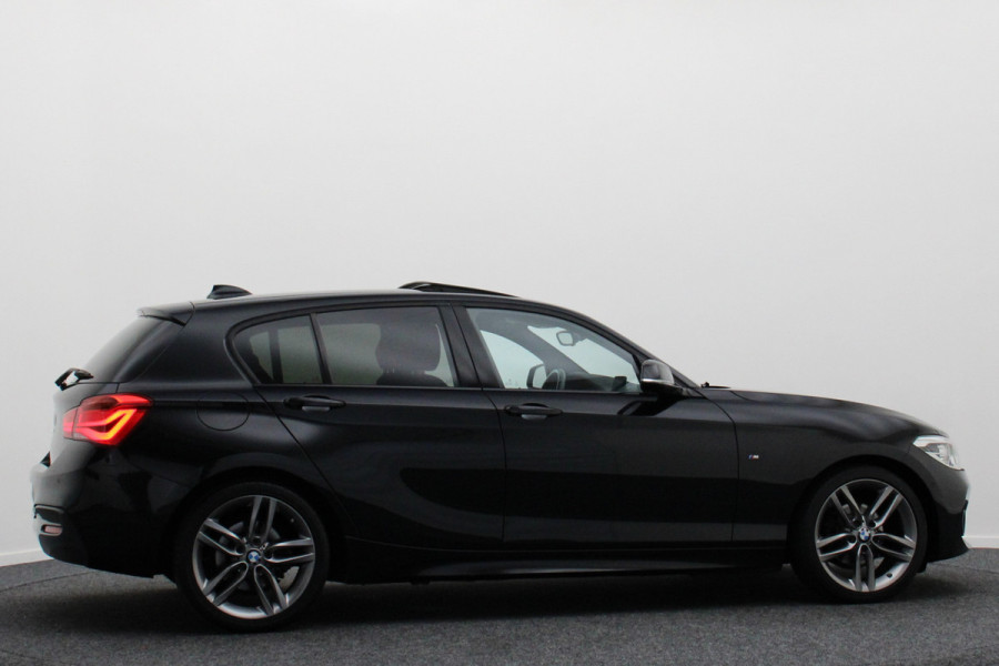 BMW 1-serie 118i Executive M Sport Automaat Schuif-/kanteldak, Camera, Navigatie, Climate, LED, 18"