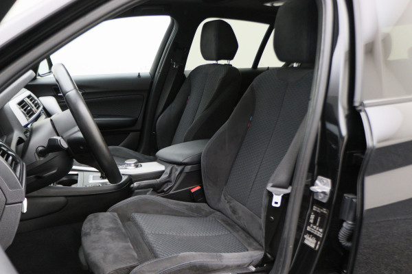 BMW 1-serie 118i Executive M Sport Automaat Schuif-/kanteldak, Camera, Navigatie, Climate, LED, 18"
