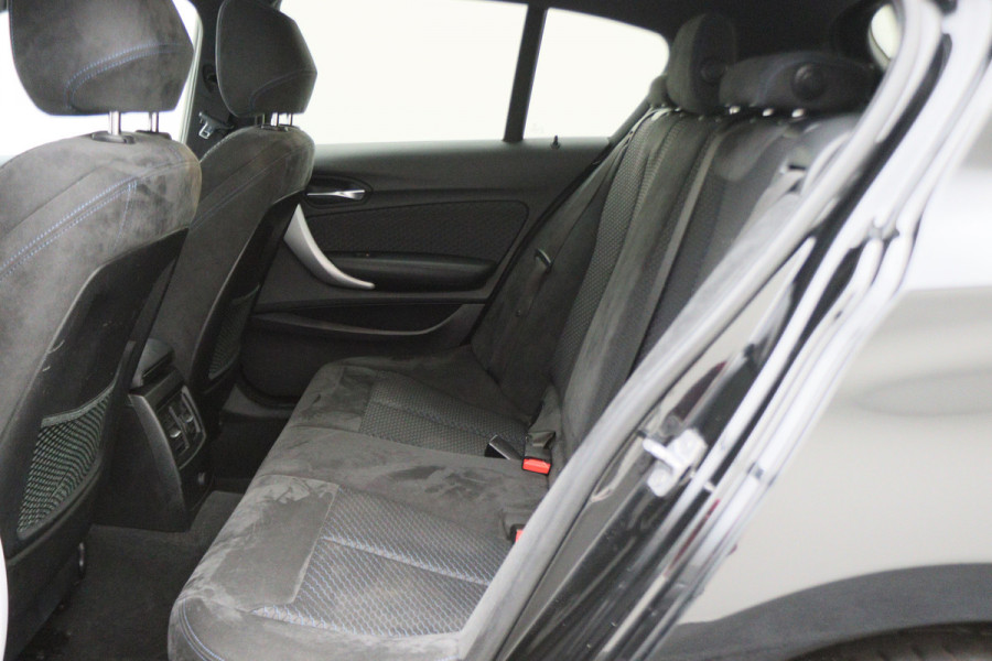 BMW 1-serie 118i Executive M Sport Automaat Schuif-/kanteldak, Camera, Navigatie, Climate, LED, 18"