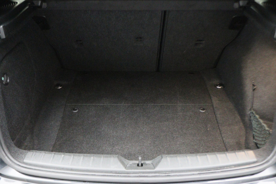 BMW 1-serie 118i Executive M Sport Automaat Schuif-/kanteldak, Camera, Navigatie, Climate, LED, 18"