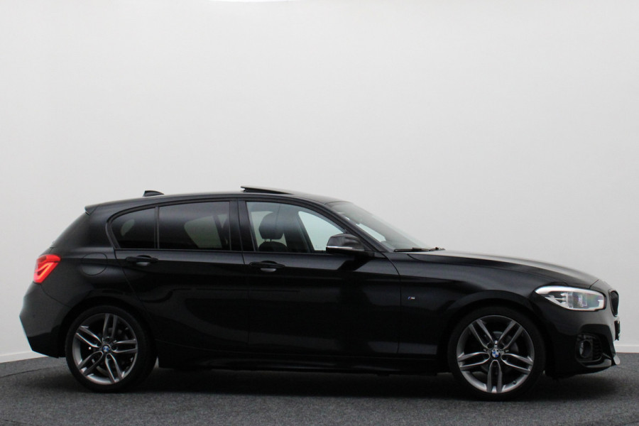 BMW 1-serie 118i Executive M Sport Automaat Schuif-/kanteldak, Camera, Navigatie, Climate, LED, 18"