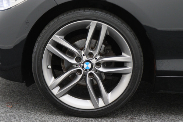 BMW 1-serie 118i Executive M Sport Automaat Schuif-/kanteldak, Camera, Navigatie, Climate, LED, 18"