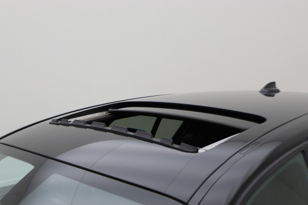 BMW 1-serie 118i Executive M Sport Automaat Schuif-/kanteldak, Camera, Navigatie, Climate, LED, 18"