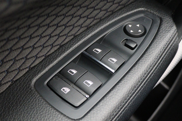 BMW 1-serie 118i Executive M Sport Automaat Schuif-/kanteldak, Camera, Navigatie, Climate, LED, 18"